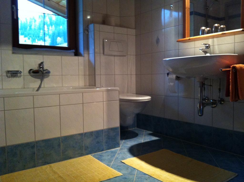 Zur Lieben Sonne Apartment Филцмос Стая снимка